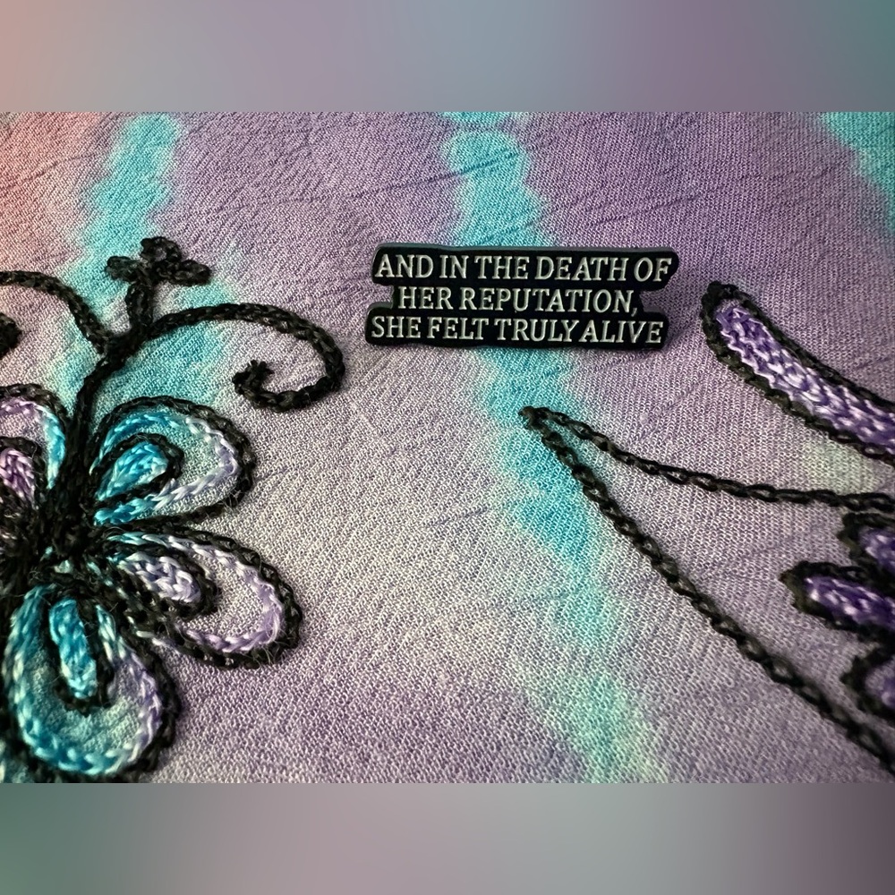 REPUTATION GOSSIP Awareness | Lapel Pin - Picture 3 of 11